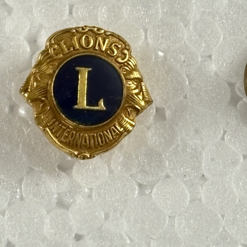 VTG 50s Lions Club International‎ Blue Gold Enamel Pin Screw Back Reg US Pat Off
